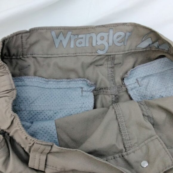 3 pairs of Mens Wrangler Shorts Size 38 - Picture 5 of 10